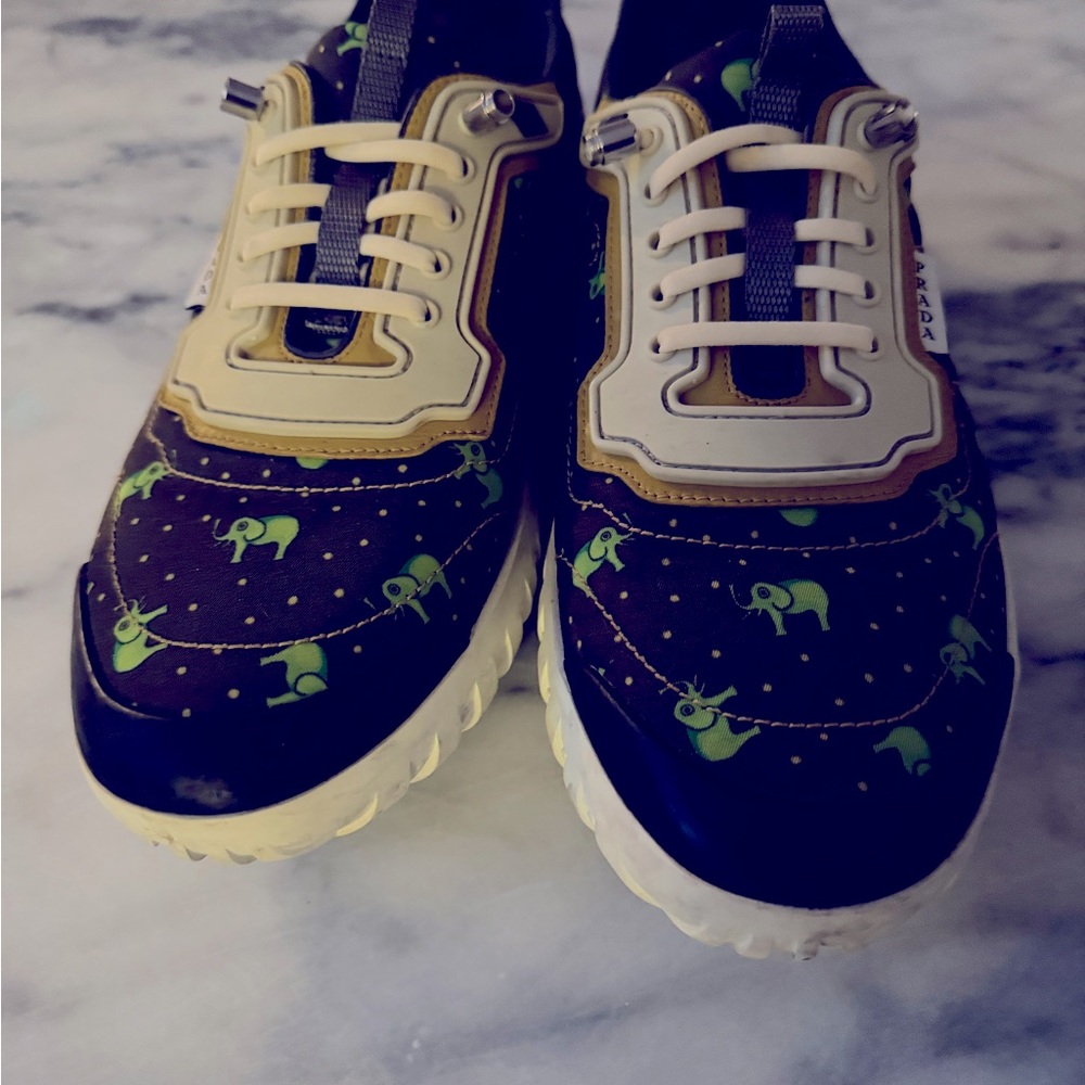 Prada shoes size US 8, Eu40. - Picture 4 of 10